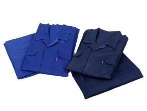 工作�? /> 
</p>
<p>
	<br />
</p>
<p>
	1.全棉作业服的保养�Q?br />
<br />
如果是棉麻资料的作业服，必定要留意防潮防霉，作业服怎么�q�行日常的保��d���Q�就必定要留意醋�Q�由于醋是会(x��)�Ҏ(gu��)���l�品形成腐蚀的，保藏前要�z�净�Q�晒�q�Ӏ�还有像是一些果汁或者是其他的酸性物质都是需求留意的�Q�如果不���心(j��)感染�?ji��n)的话，保藏也要留意按色彩深���分�c�M��藏，免的�怺�染色�Q�那���p��立即用清水来处理�Q�不然的话时��M���?ji��n)就会(x��)清�z�不掉�?br />
<br />
2.作业服的清洗�Q?br />
<br />
如果是丝�l�的作业服，丝绸的要点也是防潮，它比奛_��子还娇气。，淡色的一些作业服的话�z�的比较久就�?x��)呈现掉色的现象�Q�我们的作业服才不会(x��)�׃��我们的错误做法而减短他们的寿数�Q�如果是�q�样的话�Q�那么就可以再水中加一些清�z�剂�Q�然后跑半个���时左右�Q�然后再用清水来�q�行清洗�Q�期望大安���做好作业服的保养�Q�每天都�I�着新的衣服�Q�轻松作业�?</p>
<p>
	<br />
</p>
<p>
	<br />
	<div>
		<br />
	</div>
</p>
<p>
	<br />
</p>
<p>
	<br />
</p> 
						   </p>
					</div>
					  <p>发布旉����Q?017-08-18 </p>
                    <p>来源�Q?a href='http://m.huasoftit.com/news/22.html'>http://m.huasoftit.com/news/22.html</a></p>
          
					<ul class=